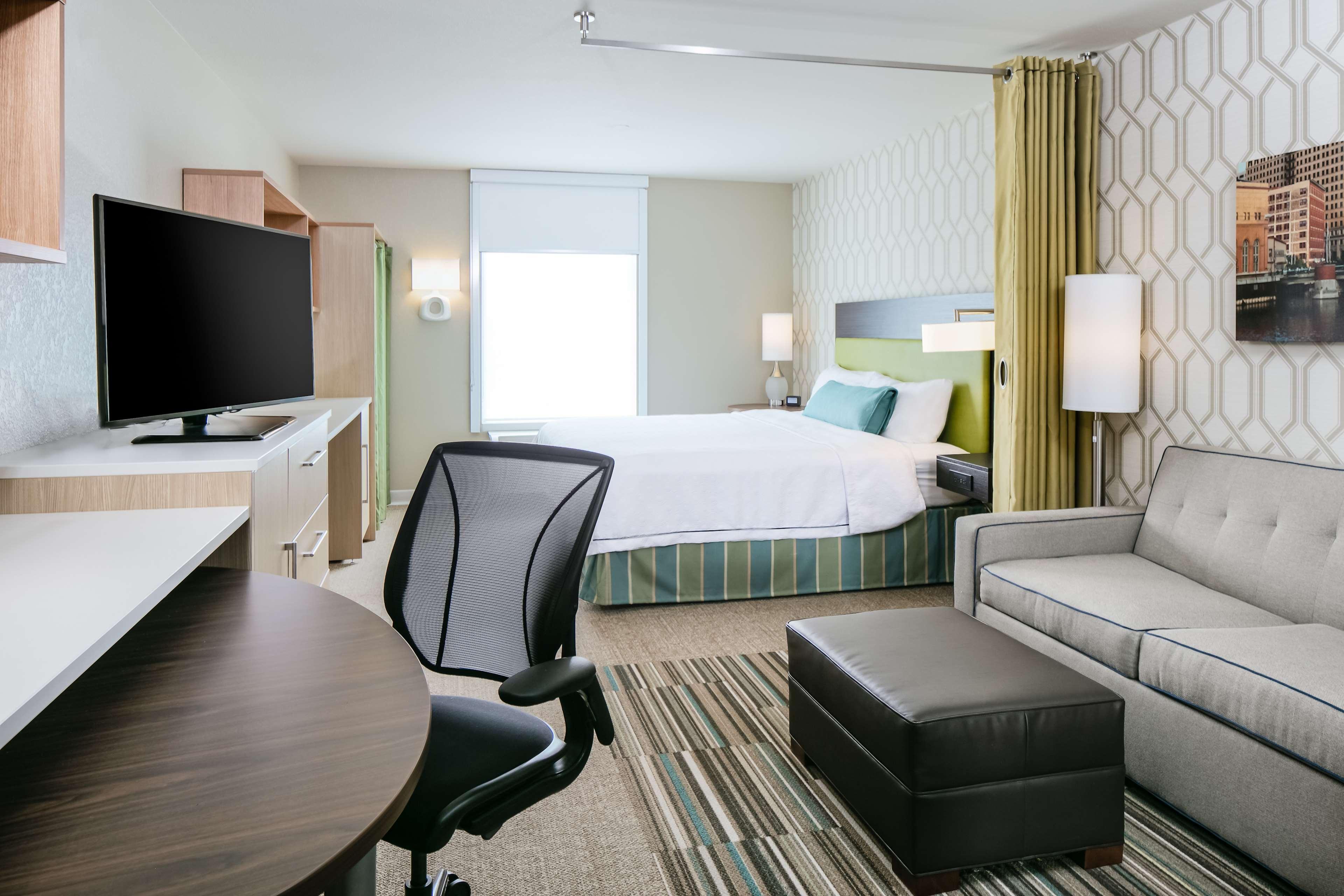 โฮม 2 สวีท บาย ฮิลตัน มิลวอคี บรูกฟิลด์ Hotel วอคิชชา ภายนอก รูปภาพ